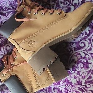 Ladies Timberland high heel work boot